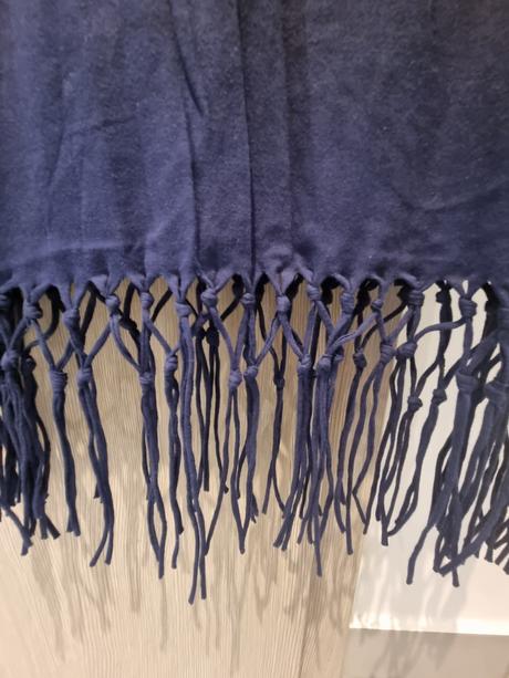 Nový tmavomodrý crop-top so strapcami, l