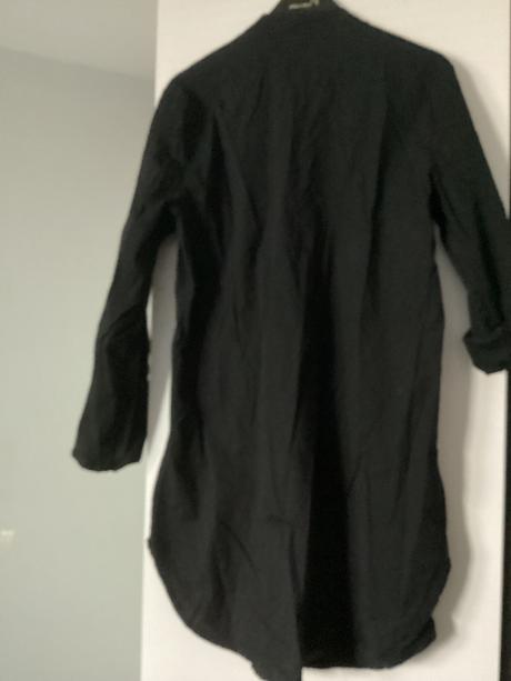 Dlha košeľa s nápisom ,šitá  do oblúka, m