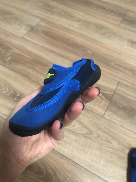 Topánky do vody, 24