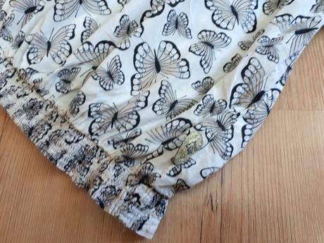 Top s motýlikmi, pompdelux,104