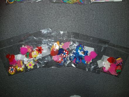 Privesky na naramky,