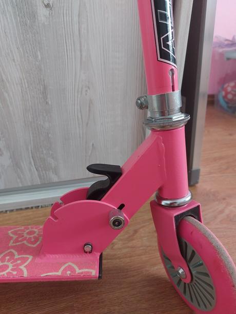 Skladacia kolobežka alert, 