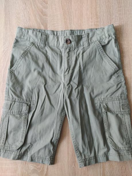 Šortky, f&f,140