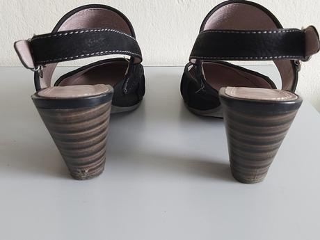 Čierne sandalky, baťa,37