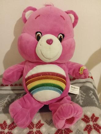 Hovoriaci a hybajuci sa vacsi plysovy medvedik,