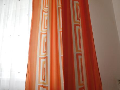 Závesy oranžové dlhé., 