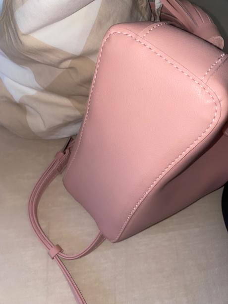 Kabelka reserved, reserved