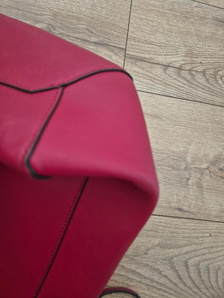 Mango kabelka, mango