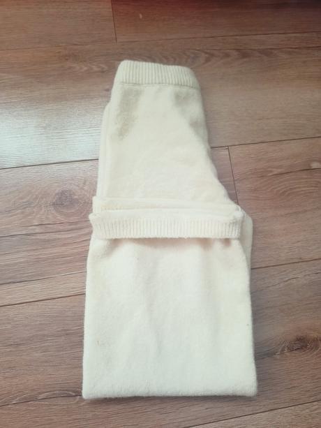 Hrubšie vlnene nohavice veľkosť 130, zara,134