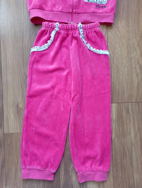 Velurova súprava v 104, 104