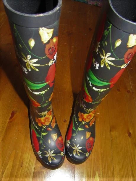 Kvetinkové gumáky, 36