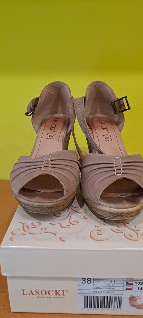 Sandálky, lasocki,38