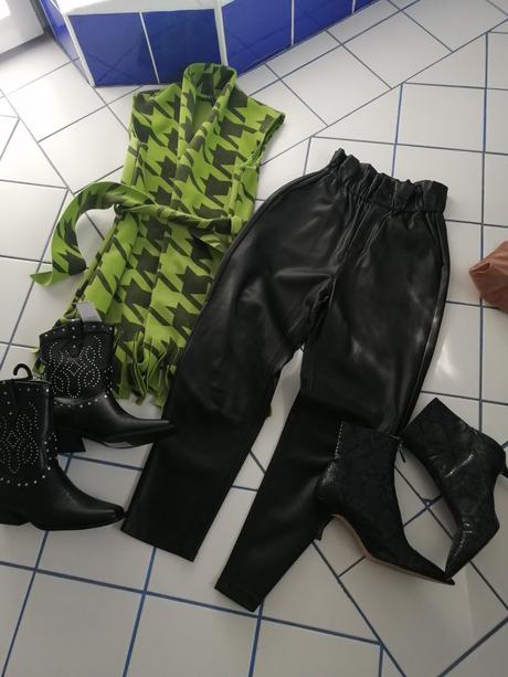 Zaujímavá vesta, s