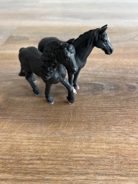 Schleich čierne kone, 