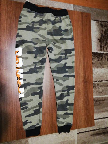 Tepláky, chapter young,146