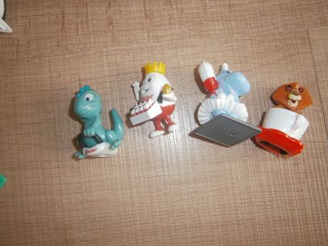 Kinder hračky(cena za ks), 