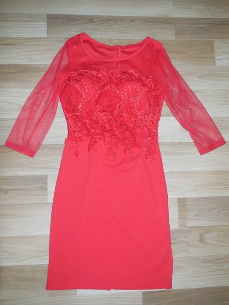Červené spoločenské šaty, s