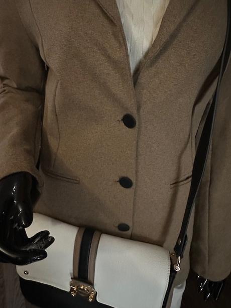 Krásne hnedé športové sako zn. magenta, m