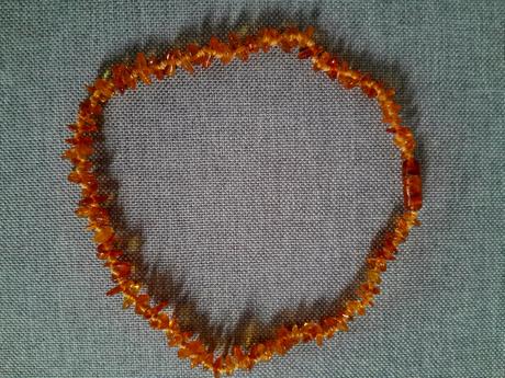 Detský jantárový náhrdelník, 