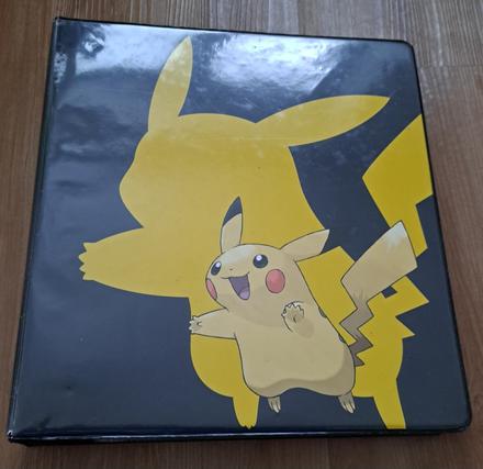 Pokémon album pikachu + listy na karty (30ks), 