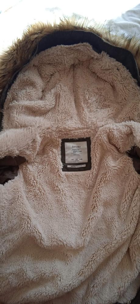 Predám teplú zimnú bundu s kožušinkou, top stav, bershka,s