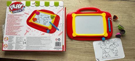 Magnetická kresliaca tabuľka + pečiatky za 2eur, 