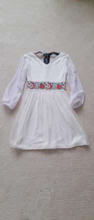 Folklórne šaty, 146