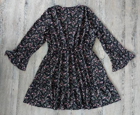 Tenké kvetinové šaty, 44