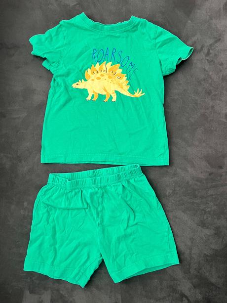 Pyžamo s dinosaurom, f&f,98