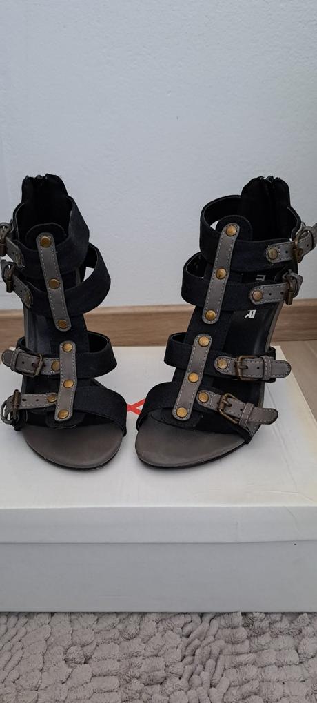 Sandálky č.37, mixer,37