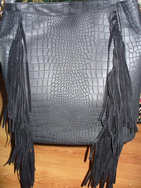 Kabelka so strapcami,