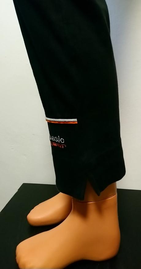 Dámske čierne elastické tepláky, westside, m