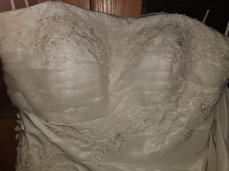 Svadobné šaty + 2 vesty, 38