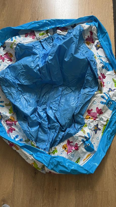 Darujem bazen bestway nafukovaci priemer 1,1m, 