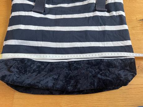 Latkova taska so zipsom, 