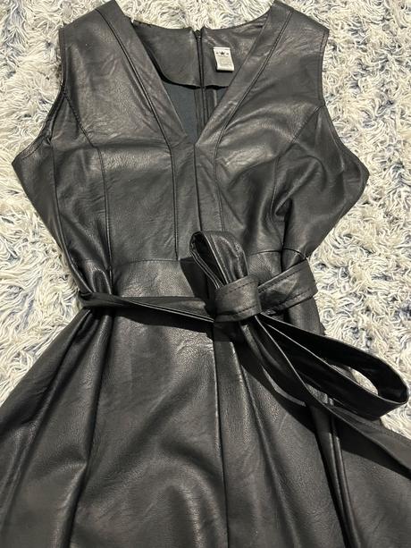 Damske šaty koženkové, s