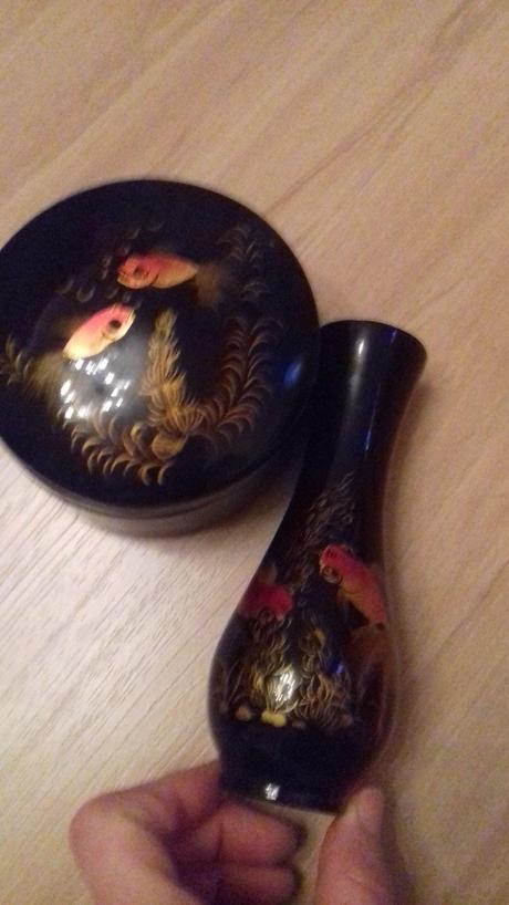 Vazicka a sperkovnicka, 