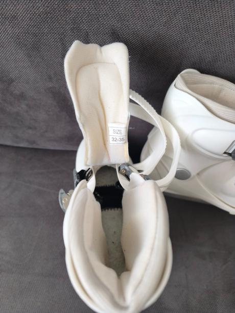 Korčule na ľad 32-35, 32