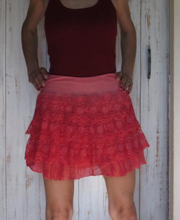 Ľahučká volániková suknička, s