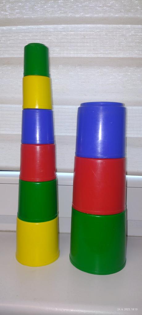 Skladačka poháriky vežička,