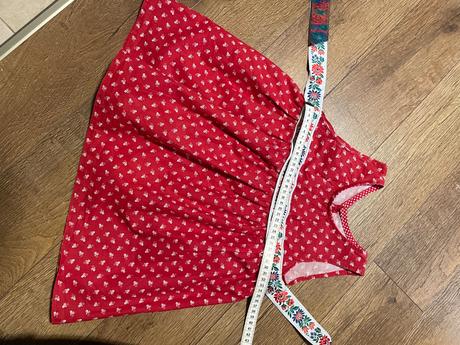 Šaty s ľudovým vzorom, 86