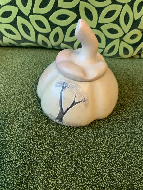 Nádobka v tvare tekvičky,