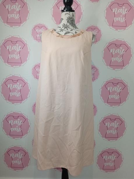 Krásne šaty s ozdobou 42/44, 44