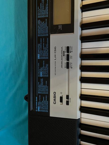 Predtým klavír casio lk136, 