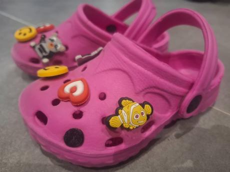 Crocsy - šľapky s postavičkani, 23