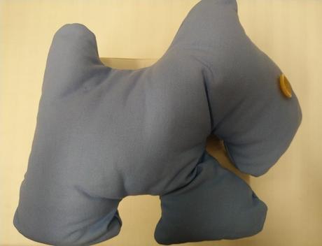 Vankúšik látkový modrý pes, 33 x 35 cm, 