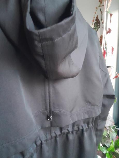 Nepremokavá parka, l