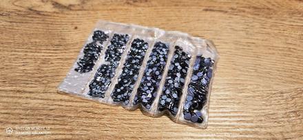 Hot fix - čierny- mix veľkostí (2 - 4,8 mm) - 1368, 