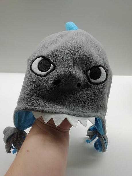Hrejivá čiapka žralok top stav, tesco,104