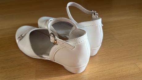 Biele sviatočné poltopánky, kornecki,35